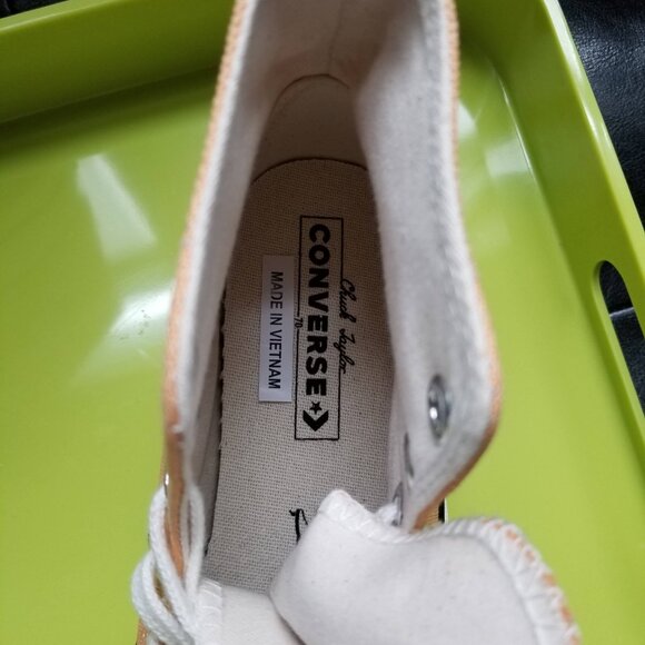 Converse All Star Canvass high tops - new with no tags - Picture 6 of 12